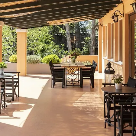 Zorbas Hotel *