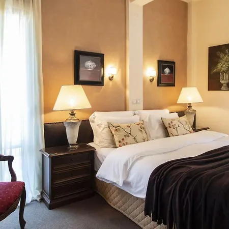 Zorbas Hotel *